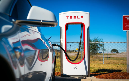 Tesla Model 3 Super charger en voyage à Corpus Christi au Texas la nouvelle voiture électrique qui est à la tête de la charge