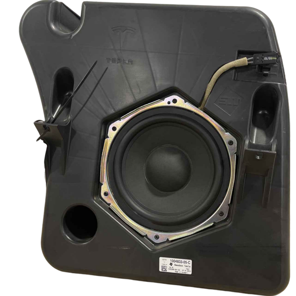 TESLA MODEL S  AUDIO, SPEAKER, ASSEMBLY, SUBWOOFER 1004833-05-C