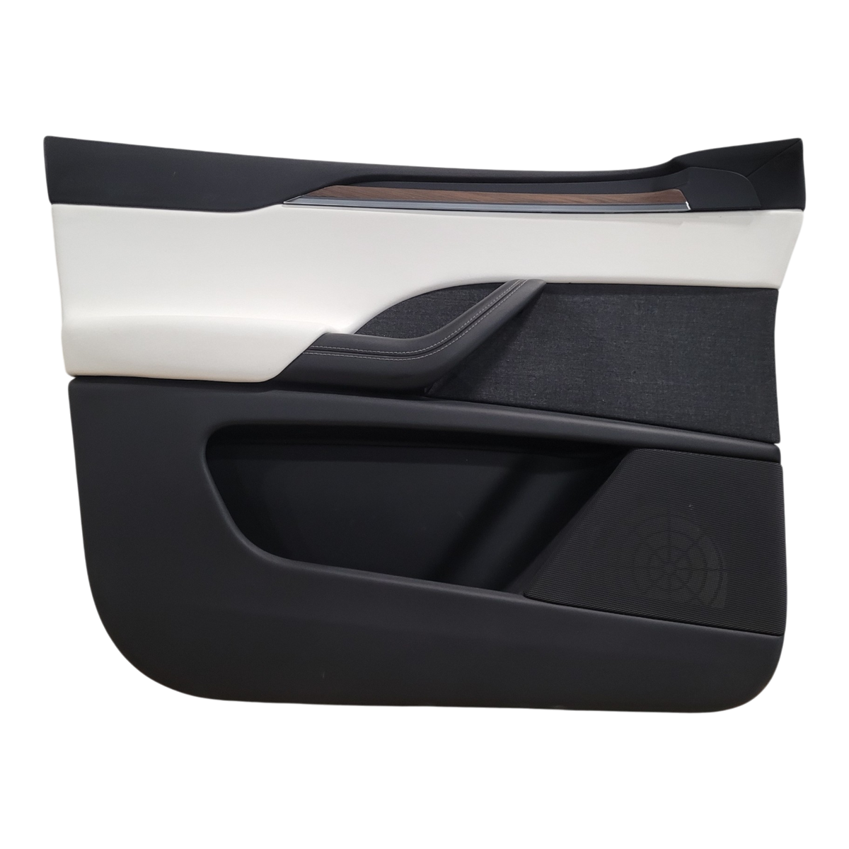TESLA MODEL X DOOR TRIM ASSEMBLY FRONT LEFT HAND WHITE 1634148-92-N