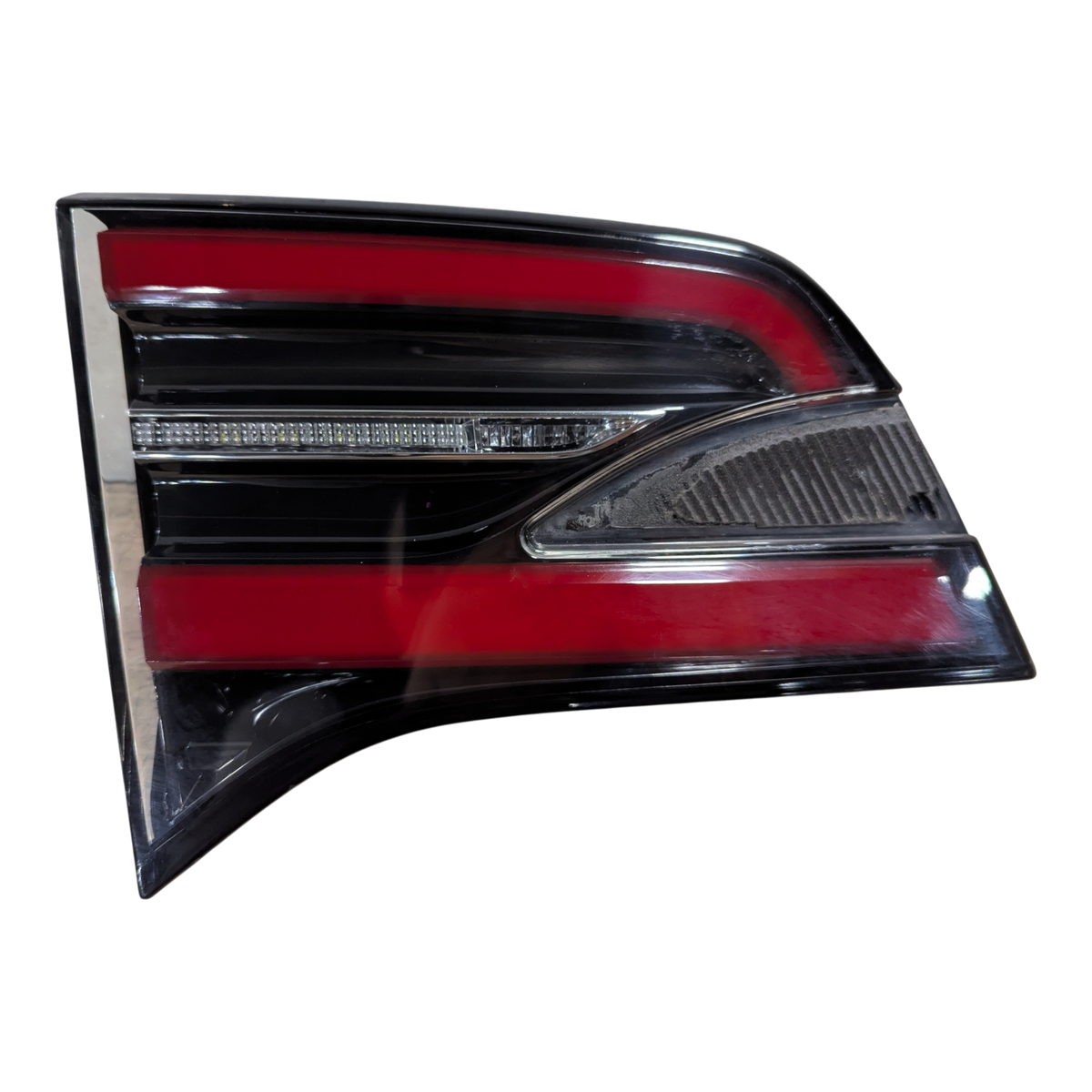 Feu arrière gauche pour hayon Tesla Model X, référence SAE 1034336-00-B