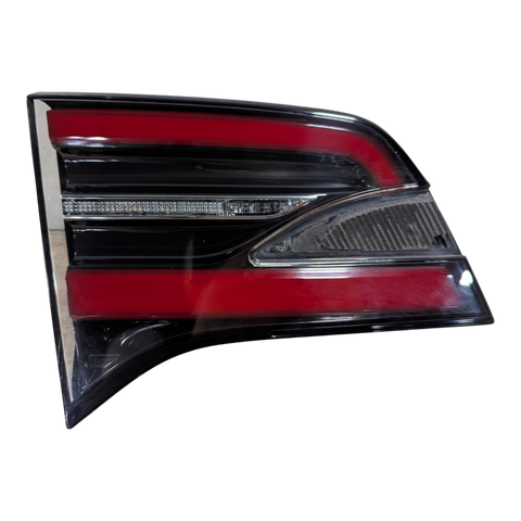 Feu arrière gauche pour hayon Tesla Model X, référence SAE 1034336-00-B