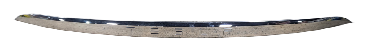 TESLA MODEL X ASY, LIFTGATE APPLIQUE 2015-2021 - USED - OEM PART NUMBER : 1035369-00-D