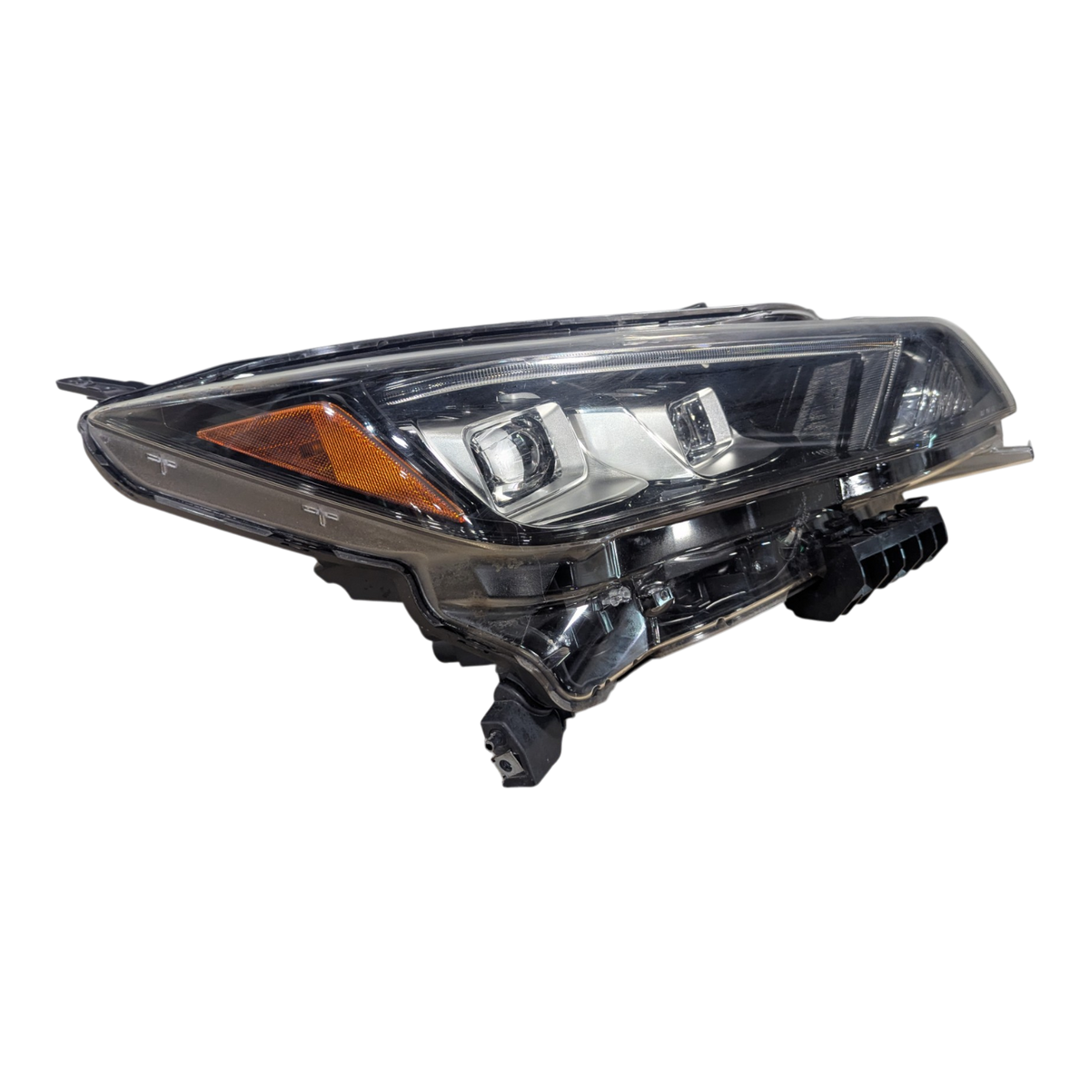 NISSAN LEAF GEN 2 PASSENGER SIDE HEADLAMP ASSEMBLY 26010-5SA5B