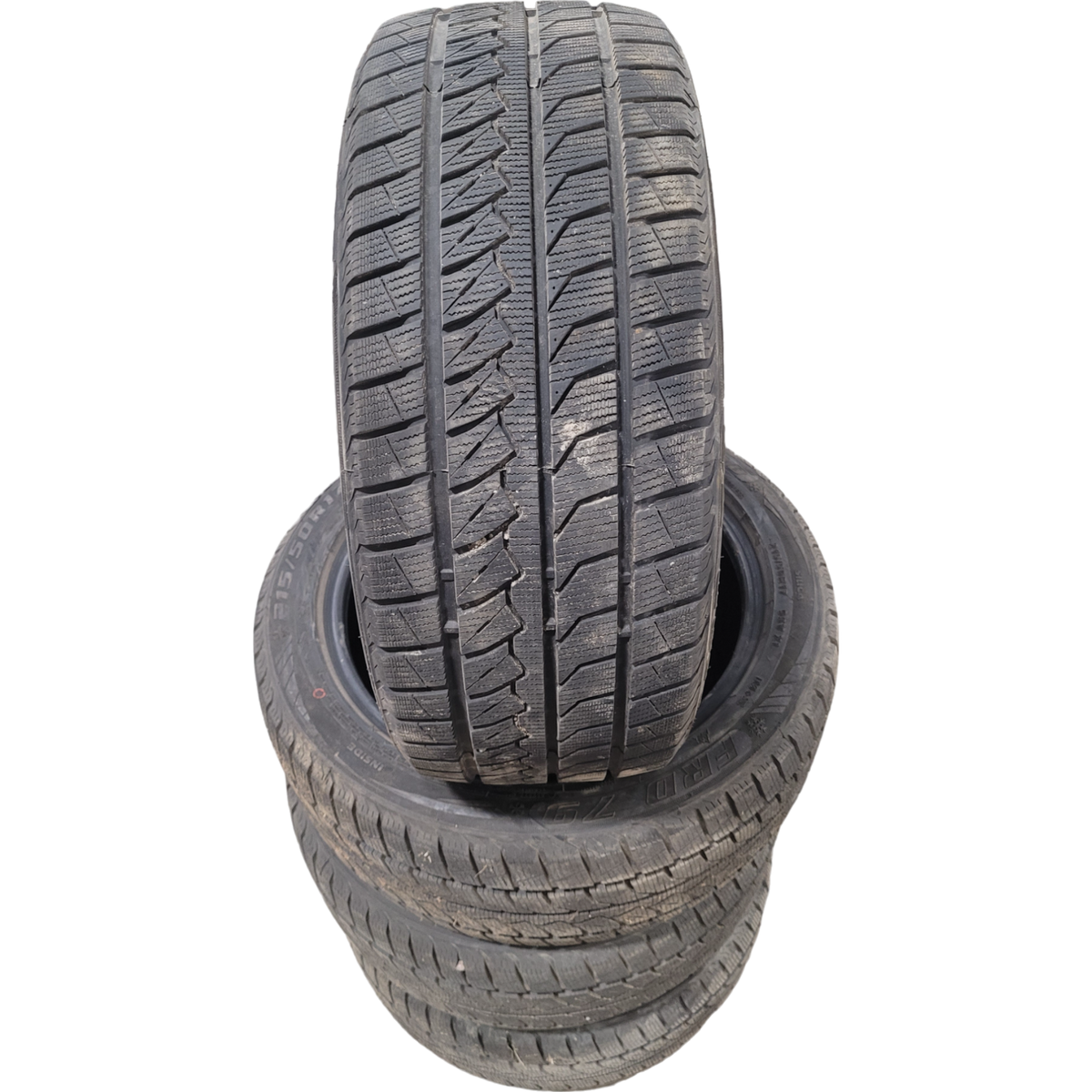 Used tire 215/50R17 Farroad FRD79