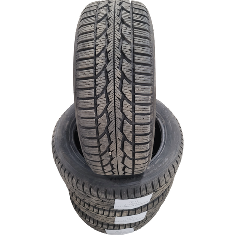 Pneus usagés  215/50R17 Firestone winterforce 2