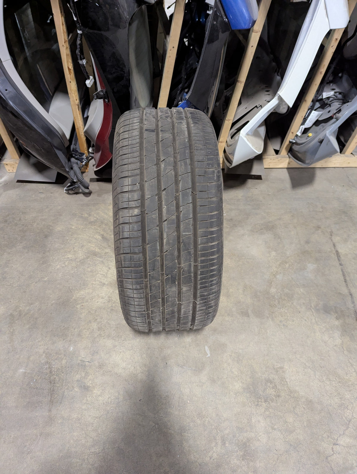 Used tire 255/40R20 Goodyear Eagle F1
