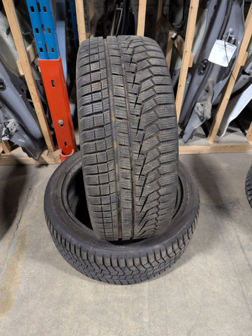 Pneus usagés  245/45R19 Hankook winter icept EV02