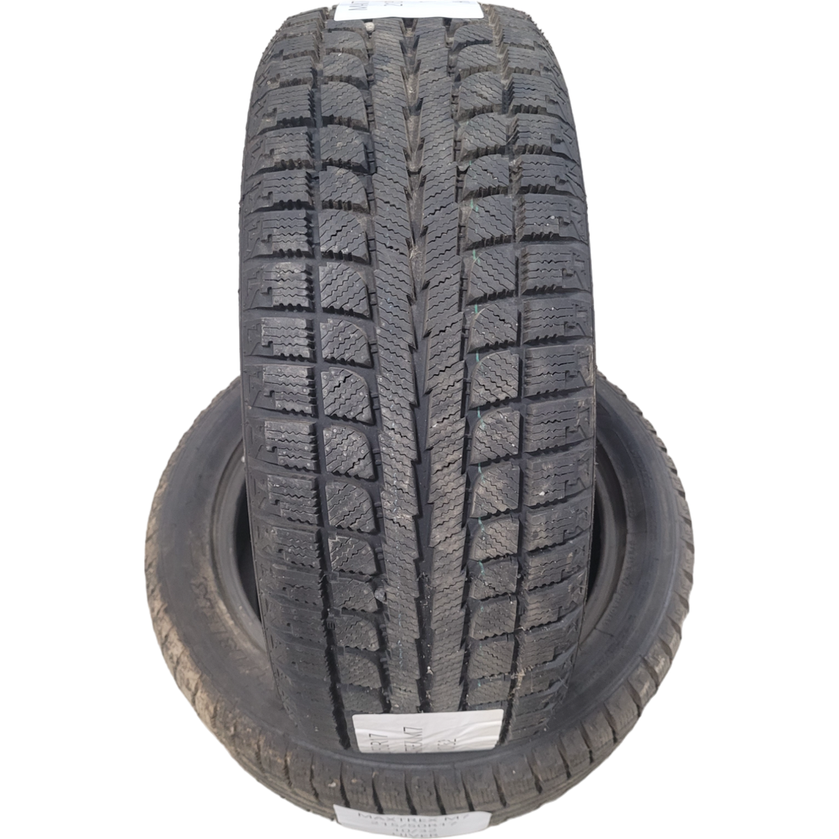 Used tire 215/50R17 Maxtrek M7