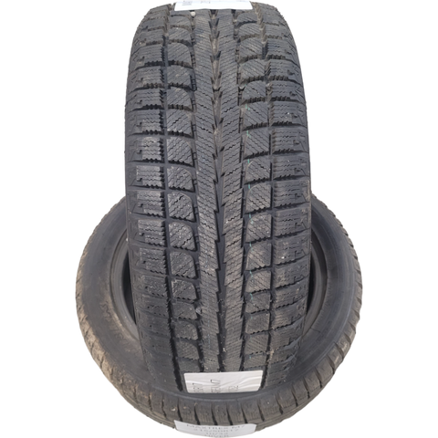 Used tire 215/50R17 Maxtrek M7