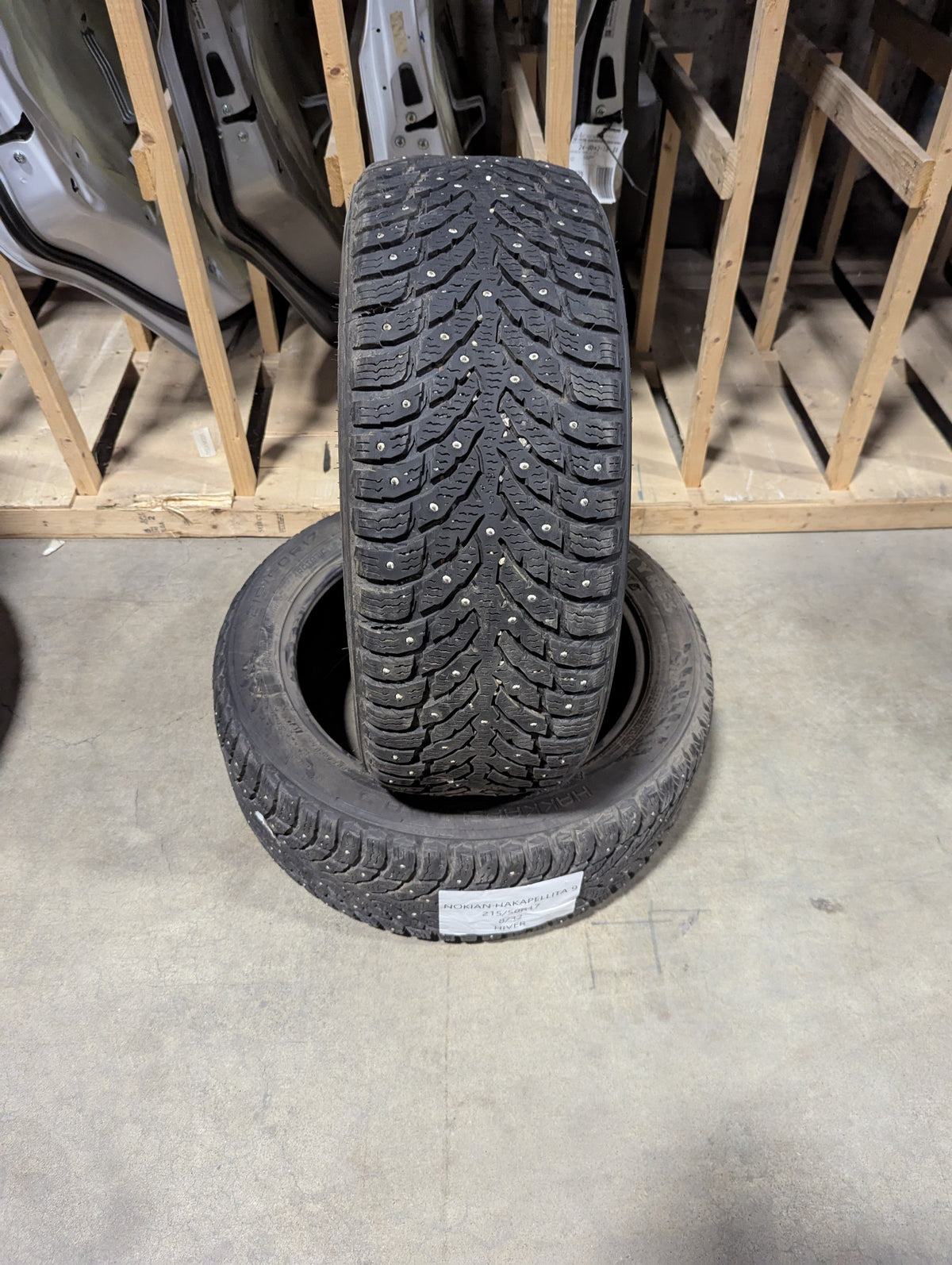 Pneus usagés  215/50R17 Nokian Hakkapeliitta 9 / clouté