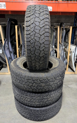 Pneus usagés  LT275/70R18 Pathfinder Tout terrain