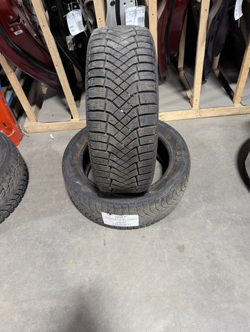 Pneus usagés  215/50R17 Pirelli ice zero