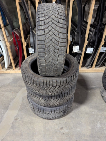 Pneu d'occasion 215/50R17 Pirelli Ice Zero