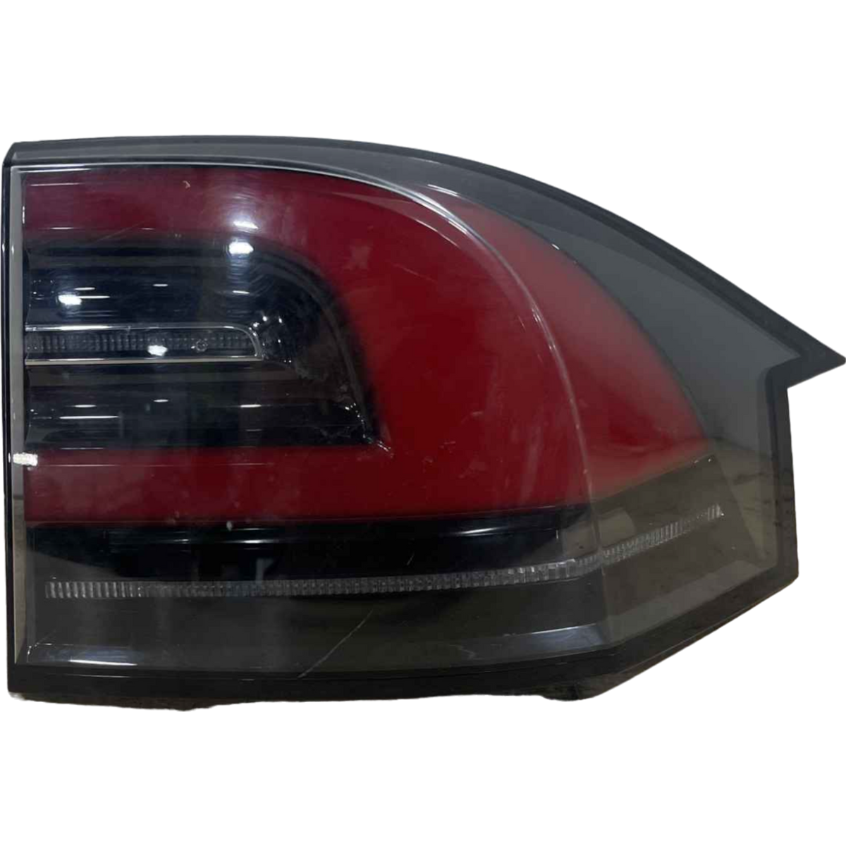 TESLA MODEL XTAIL LAMP ASSEMBLY REAR BODYSIDE SAE RIGHT HAND 1034333-00-A