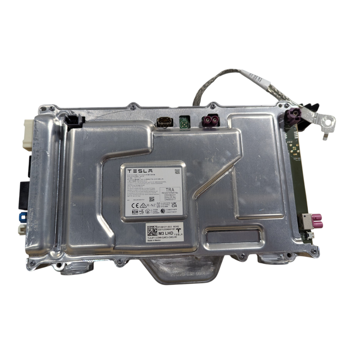 TESLA MODEL 3  SERVICE CAR COMPUTER - LEFT HAND DRIVE - FUSED - HARDWARE AND GCL 1681271-00-D