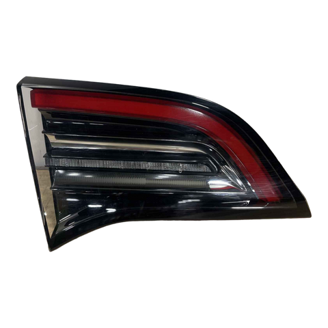 TESLA MODEL Y  TAIL LAMP ASSEMBLY - LIFTGATE - TRUNK - LEFT HAND 1502088-00-B